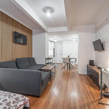 Apartment Zizkovzen By Rentez